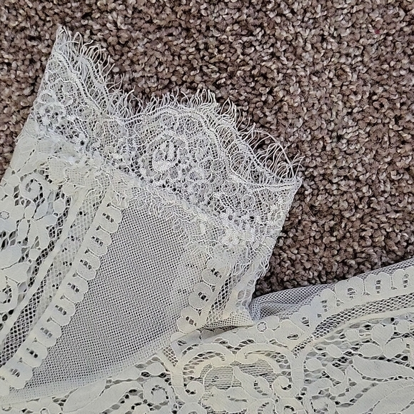 Half Top - Picture 5 of 5